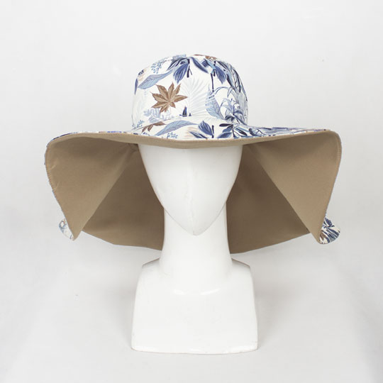 کلاه لبه بلند برگ آبی گل بژ 12