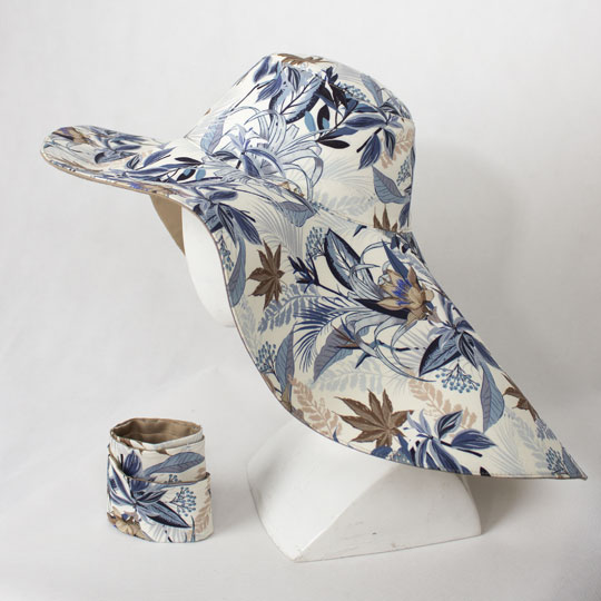 کلاه لبه بلند برگ آبی گل بژ 11