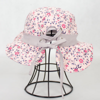کلاه بچگانه پشت پرچ دار طرح گل ریز kids10