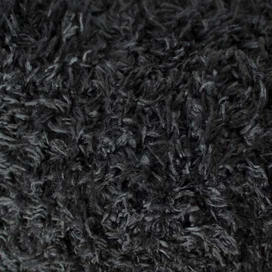 کلاه تک پوم‌دار رو گوشی khaz-meshki-va-sabz-toosi