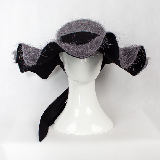 کلاه چین‌دار مخمل ریش‌دار zeshte4