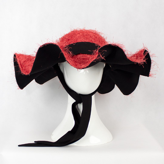 کلاه چین‌دار مخمل ریش‌دار zeshte1