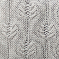 سه تکه طرح شکوفه کلاه پوم دار و شال بلند و دستپوش طرح شکوفه کرم تیره