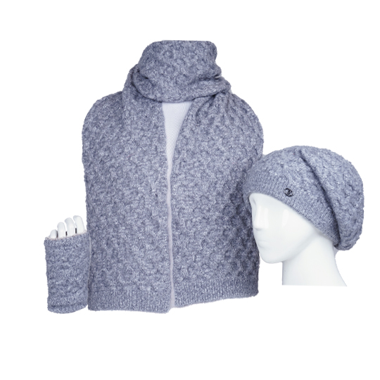 سه تکه آران طرح لونه زنبور کلاه-فرانسوی-و-شال-ساده-و-دستپوش-طرح-لونه-زنبور-مولینه-طوسی-روشن