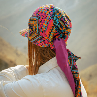 کلاه گره ای طرح مثلث رنگی 1neghab